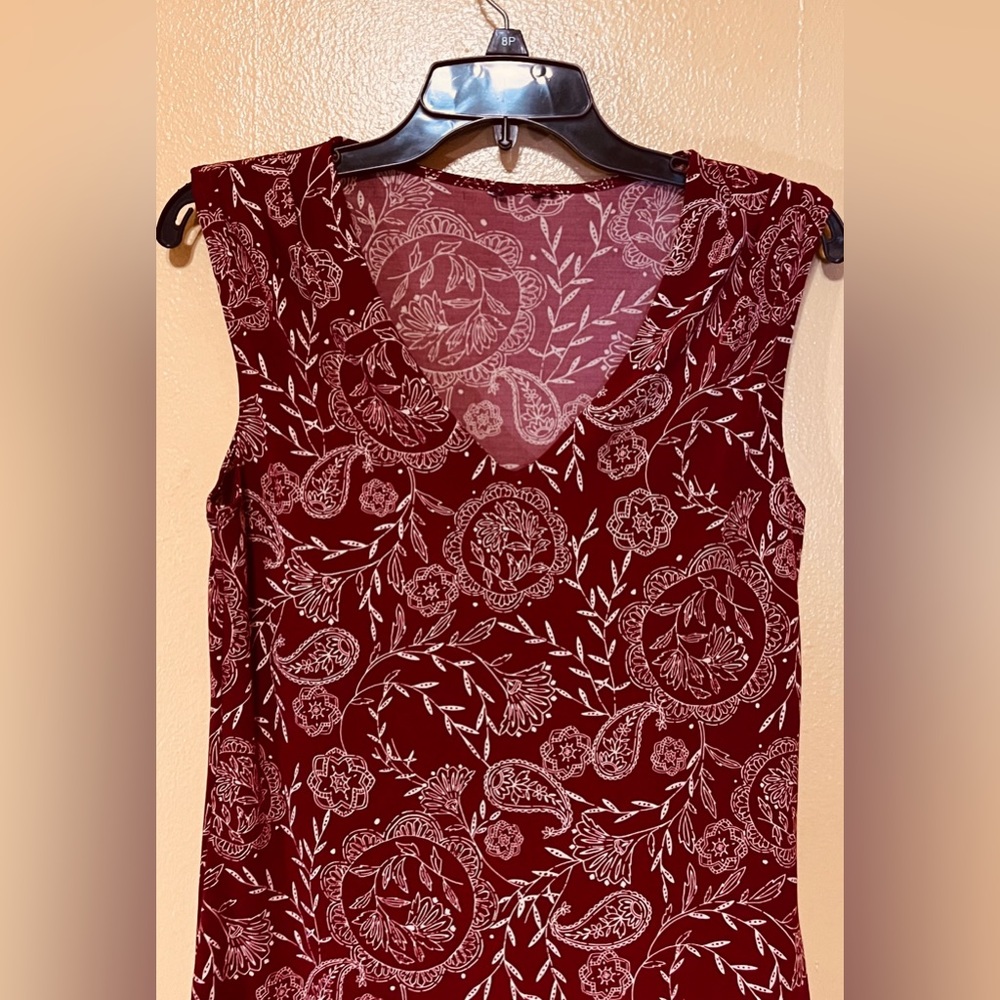 Floral V-neck Tank Top - Picture 4 of 5